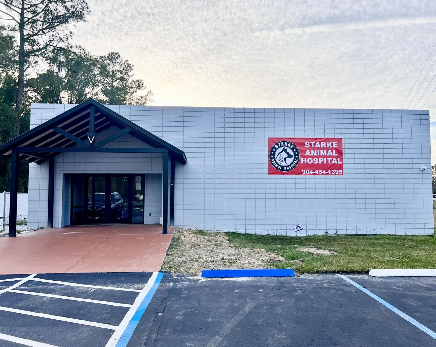 Starke Animal Hospital - Photo of Entrance